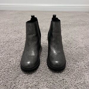 Stylish Women's Dirty Laundry Metallic Gray Ankle Boots